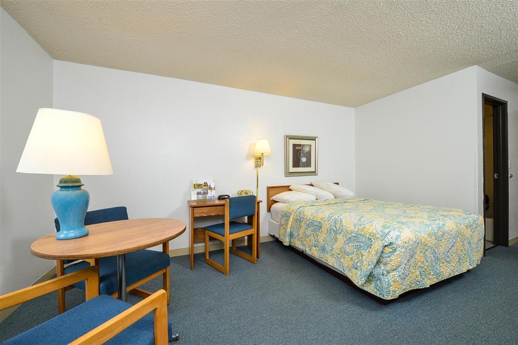 Americas Best Value Inn Wisconsin Rapids Room photo