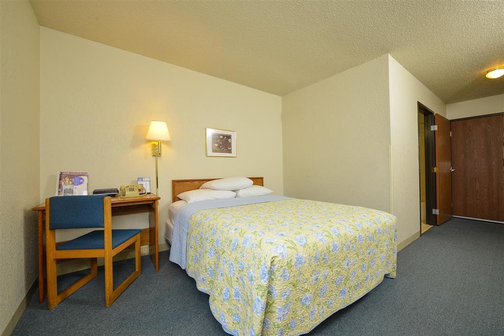 Americas Best Value Inn Wisconsin Rapids Room photo