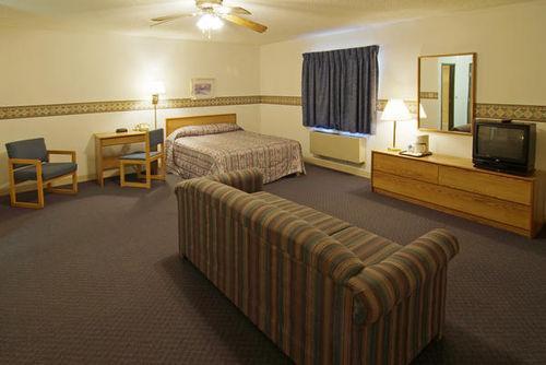 Americas Best Value Inn Wisconsin Rapids Exterior photo