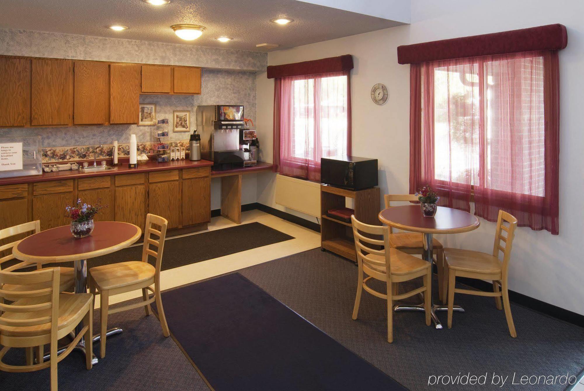 Americas Best Value Inn Wisconsin Rapids Restaurant photo