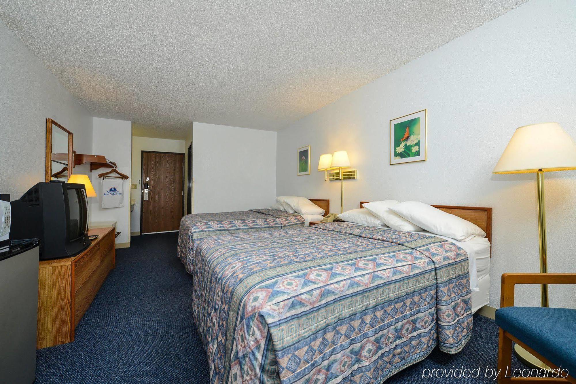 Americas Best Value Inn Wisconsin Rapids Exterior photo