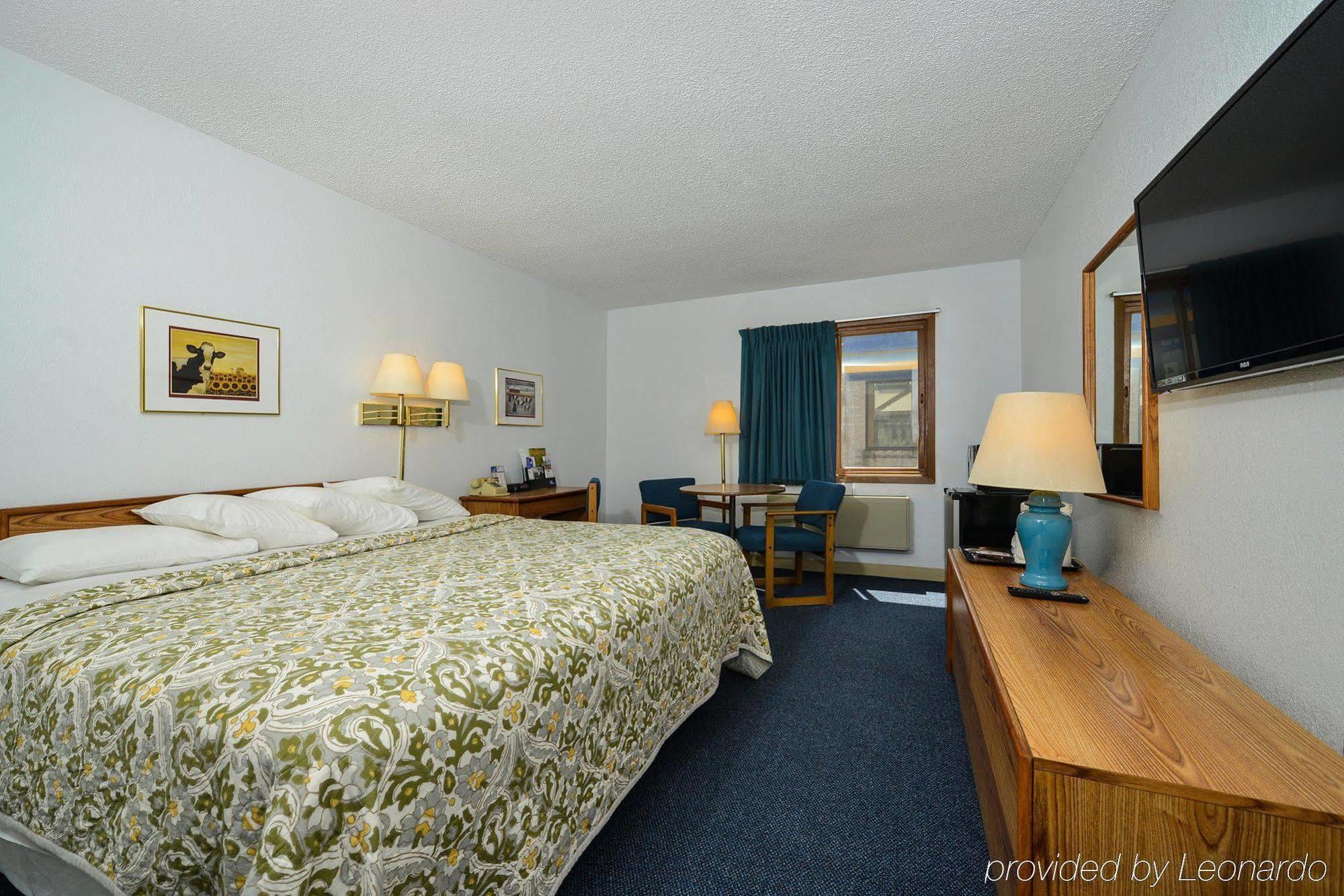 Americas Best Value Inn Wisconsin Rapids Exterior photo